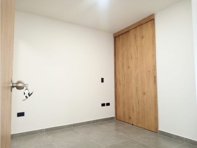 Apartamento de 2 alcobas en venta en Restrepo Naranjo, Sabaneta, 52 m² · foto 7 de 10