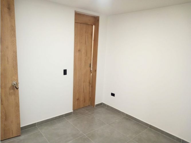 Apartamento de 2 alcobas en venta en Restrepo Naranjo, Sabaneta, 52 m² · foto 9 de 10