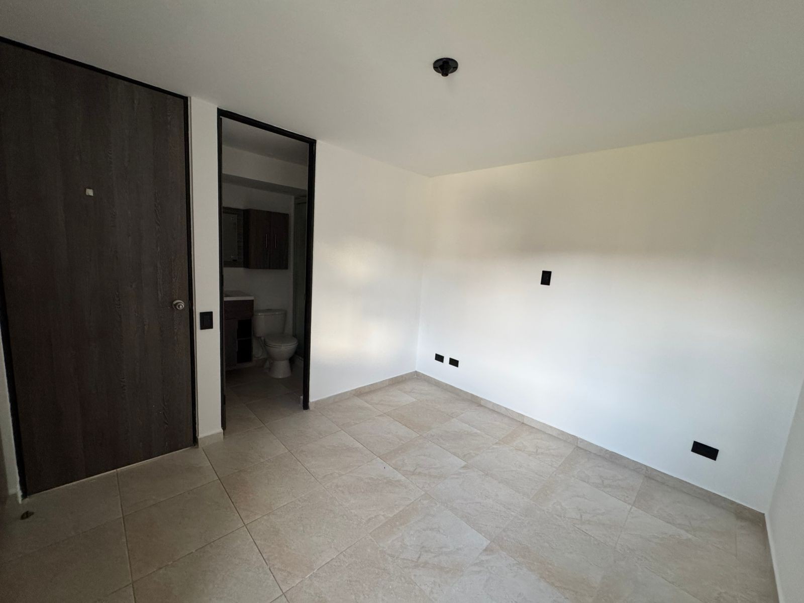 Apartamento en venta en Los Molinos, Pereira · foto 3 de 11