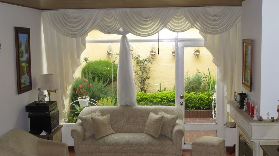 Casa de 4 alcobas en venta en Cedritos, Bogotá, 179 m² · foto 2 de 18