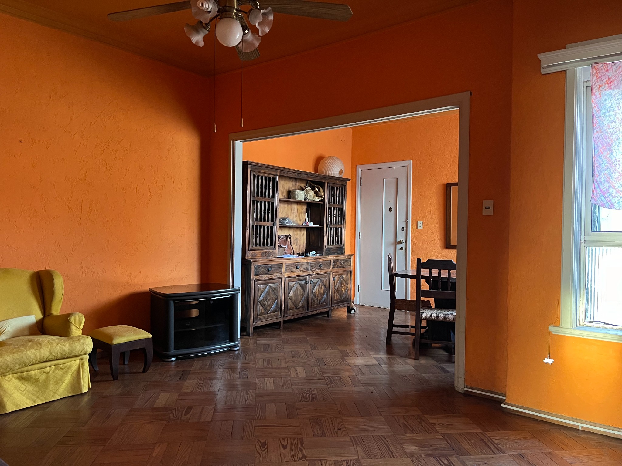 Apartamento En Alquiler En Aguada De Dos Dormitorios Muy Luminoso