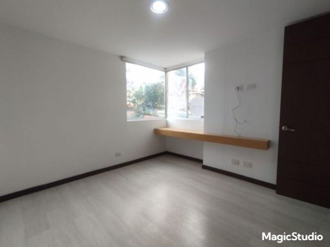Apartamento de 3 alcobas en arriendo en Loma Del Esmeraldal, Envigado, 90 m² · foto 2 de 20