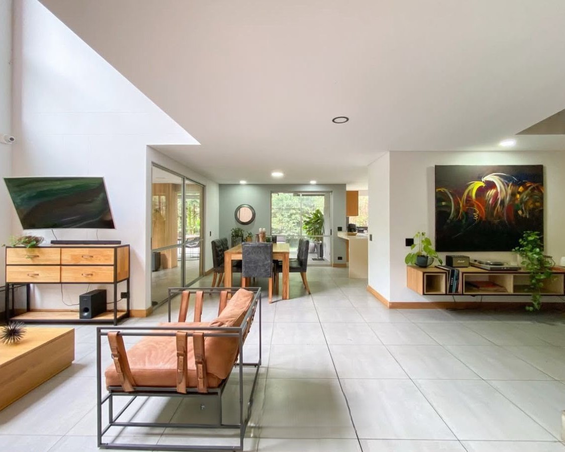 Casa en venta en Envigado 2