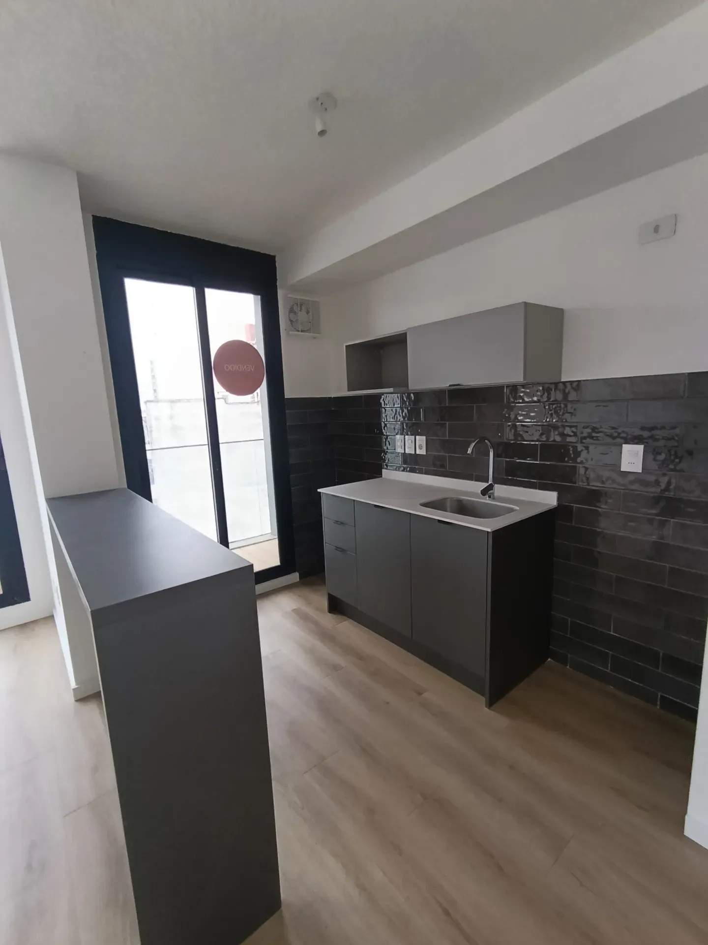 Alquiler Apartamento Dos Dormitorios En Tres Cruces · Foto 2