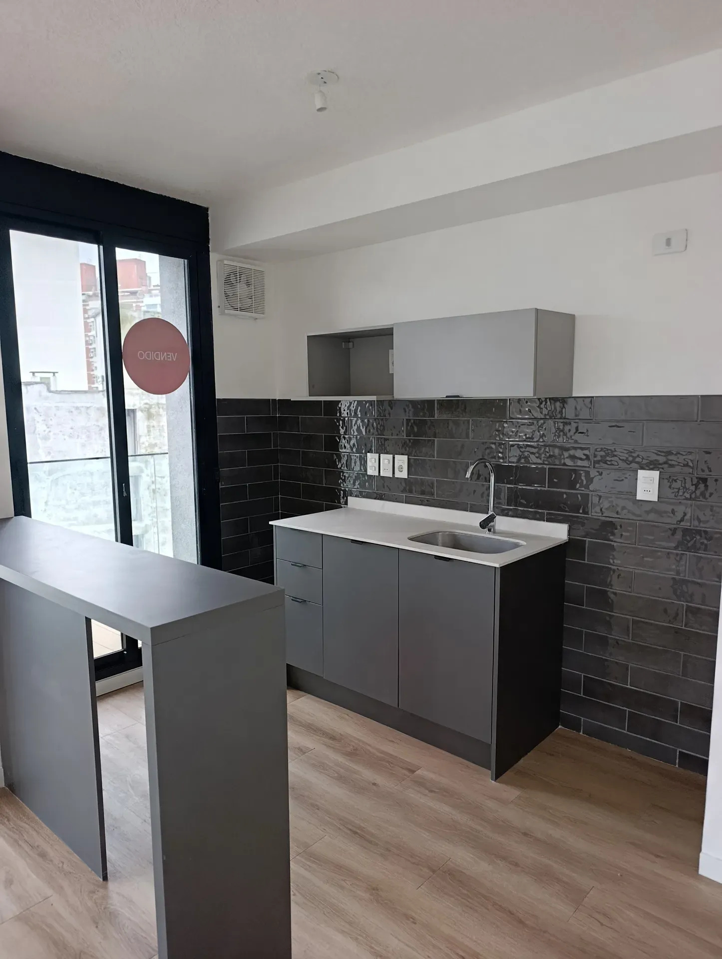 Alquiler Apartamento Dos Dormitorios En Tres Cruces · Foto 4