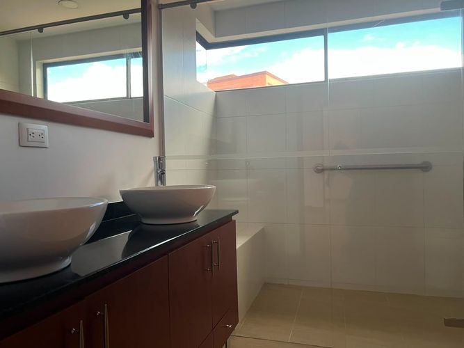 Apartamento de 3 alcobas en venta en El Poblado, Medellín, 170 m² · foto 18 de 20