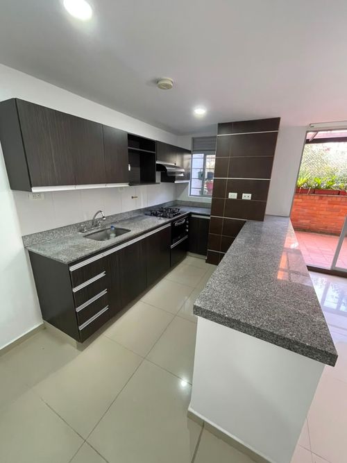 Apartamento de 3 alcobas en arriendo en Zuñiga, Envigado, 90 m² · foto 4 de 18