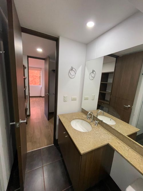 Apartamento de 3 alcobas en arriendo en Zuñiga, Envigado, 90 m² · foto 8 de 18