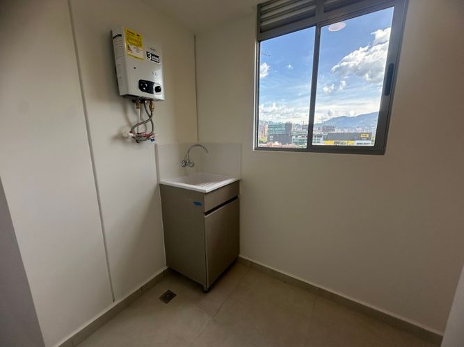 Apartamento de 3 alcobas en arriendo en Las Vegas, Envigado, 90 m² · foto 9 de 13