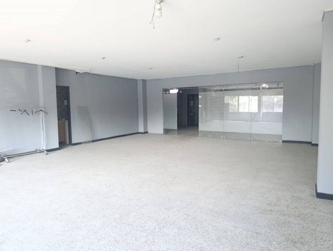 Bodega en arriendo en Belén, Medellín, 300 m² · foto 2 de 16