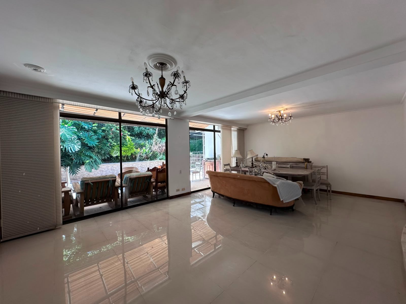 Casa en venta en El Poblado, Medellín 2