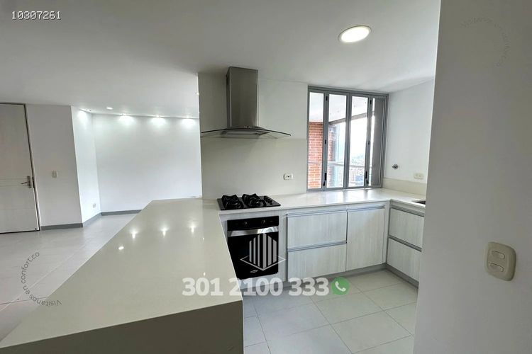 Apartamento de 3 alcobas en arriendo en Castropol, Medellín, 110 m² · foto 9 de 24