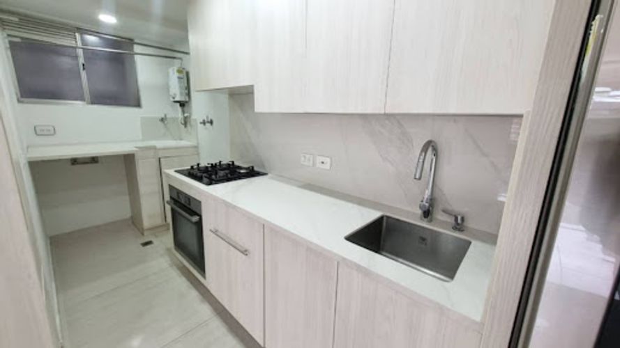 Apartamento de 3 alcobas en arriendo en Ciudad Del Río, Medellín, 95 m² · foto 2 de 18