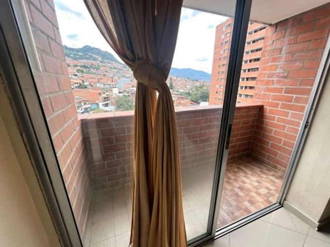 Apartamento de 3 alcobas en venta en El Diamante, Medellín, 58 m² · foto 9 de 11