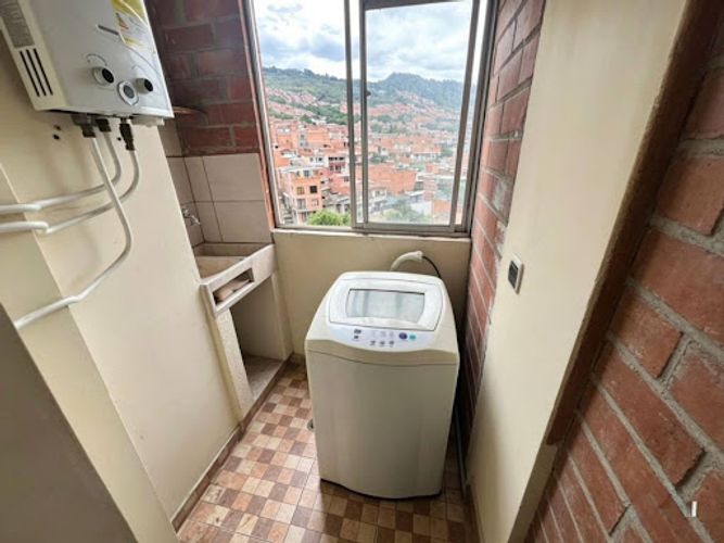 Apartamento de 3 alcobas en venta en El Diamante, Medellín, 58 m² · foto 10 de 11