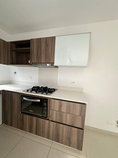 Apartamento en arriendo en Castropol, Medellín · foto 2 de 24