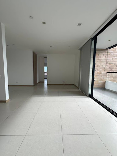 Apartamento en arriendo en Castropol, Medellín · foto 6 de 24