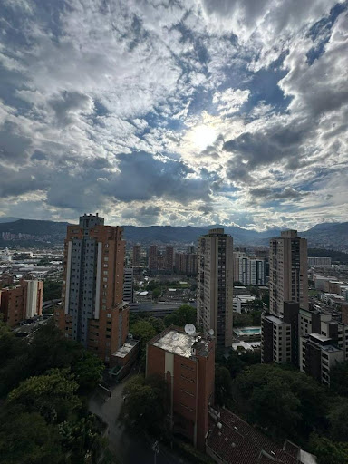 Apartamento en arriendo en Castropol, Medellín · foto 9 de 24