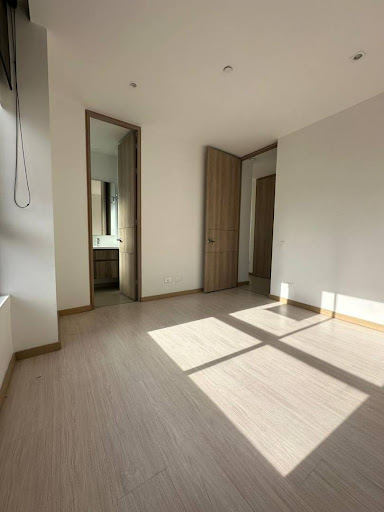 Apartamento en arriendo en Castropol, Medellín · foto 15 de 24