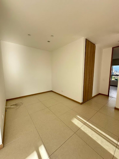 Apartamento en arriendo en Castropol, Medellín · foto 18 de 24