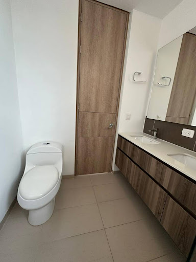 Apartamento en arriendo en Castropol, Medellín · foto 21 de 24
