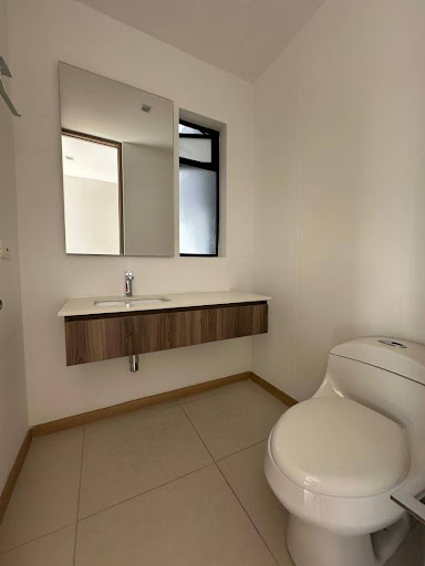 Apartamento en arriendo en Castropol, Medellín · foto 23 de 24