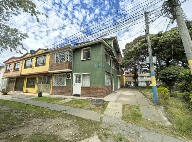 Casa de 4 alcobas en venta en Tisquesusa, Bogotá, 134 m² · foto 2 de 14