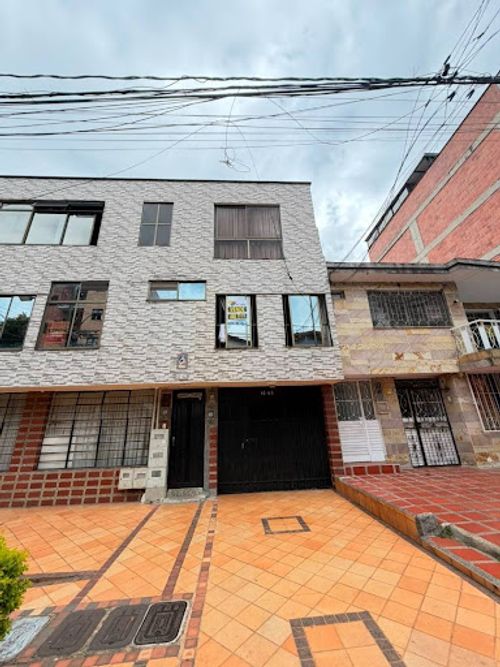 Casa de 2 alcobas en venta en Suramericana, Medellín, 72 m² · foto 13 de 14