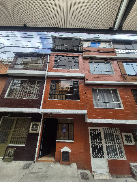 Casa en venta en Villa Andrea, Bogotá · foto 2 de 22