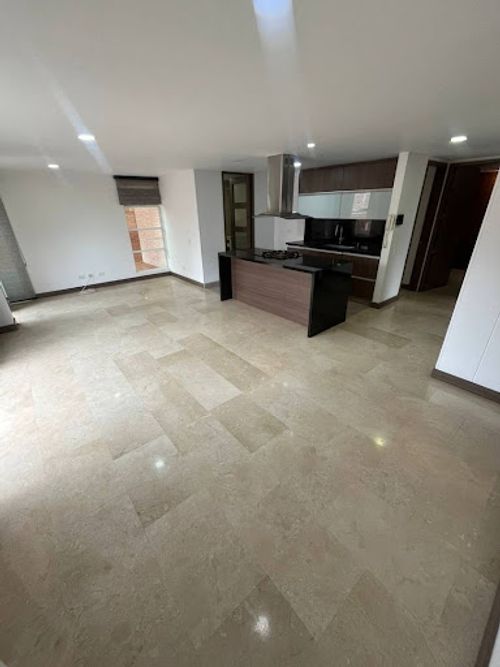 Apartamento de 3 alcobas en arriendo en Laureles, Medellín, 130 m² · foto 2 de 19