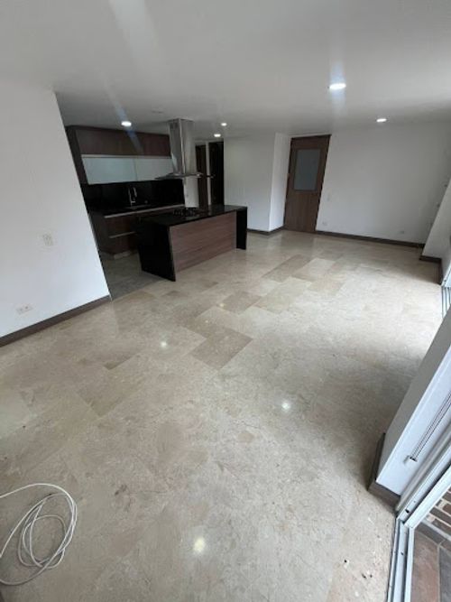Apartamento de 3 alcobas en arriendo en Laureles, Medellín, 130 m² · foto 3 de 19