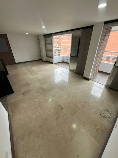 Apartamento de 3 alcobas en arriendo en Laureles, Medellín, 130 m² · foto 6 de 19