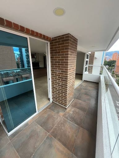 Apartamento de 3 alcobas en arriendo en Laureles, Medellín, 130 m² · foto 7 de 19
