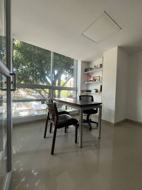 Oficina en arriendo en Estadio, Medellín, 35 m² · foto 2 de 5