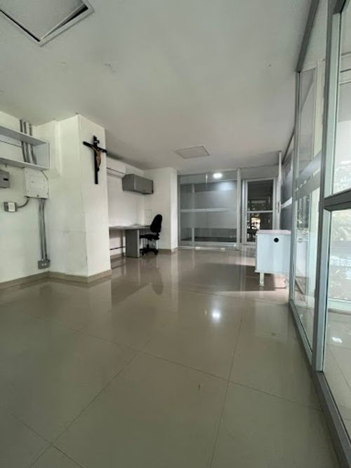 Oficina en arriendo en Estadio, Medellín, 35 m² · foto 3 de 5