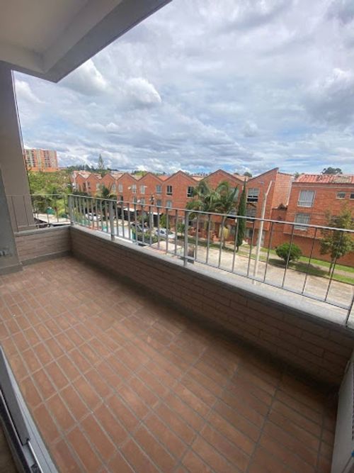 Apartamento de 3 alcobas en arriendo en Barro Blanco, Rionegro, 89 m² · foto 3 de 10