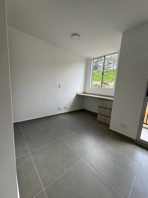 Apartamento de 2 alcobas en arriendo en El Porvenir, Rionegro, 52 m² · foto 4 de 11