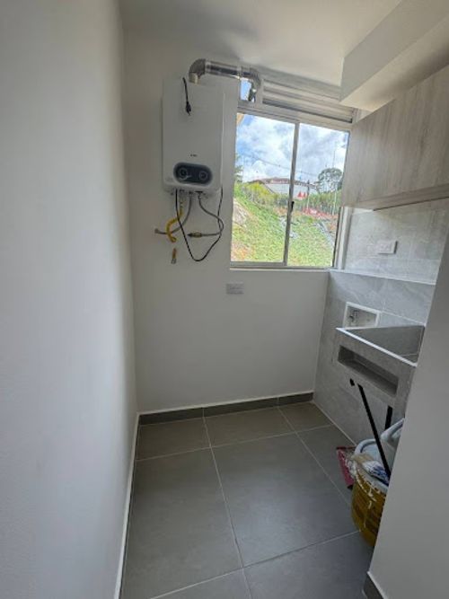 Apartamento de 2 alcobas en arriendo en El Porvenir, Rionegro, 52 m² · foto 5 de 11