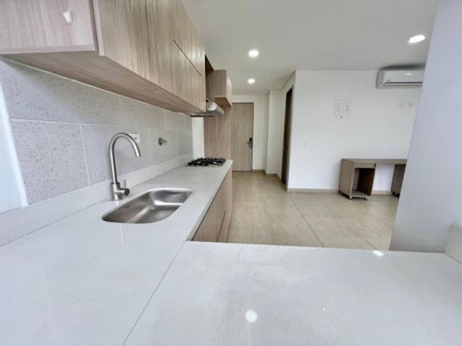Oficina en arriendo en La Castellana, Medellín, 38 m² · foto 3 de 5