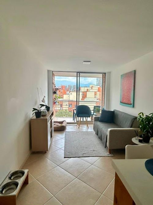 Apartamento de 2 alcobas en arriendo en Castropol, Medellín, 75 m² · foto 2 de 24