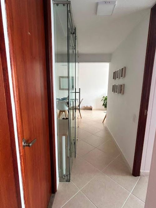 Apartamento de 2 alcobas en arriendo en Castropol, Medellín, 75 m² · foto 10 de 24