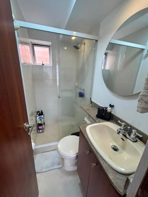 Apartamento de 2 alcobas en arriendo en Castropol, Medellín, 75 m² · foto 17 de 24