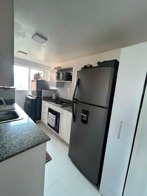 Apartamento de 2 alcobas en arriendo en Castropol, Medellín, 75 m² · foto 21 de 24