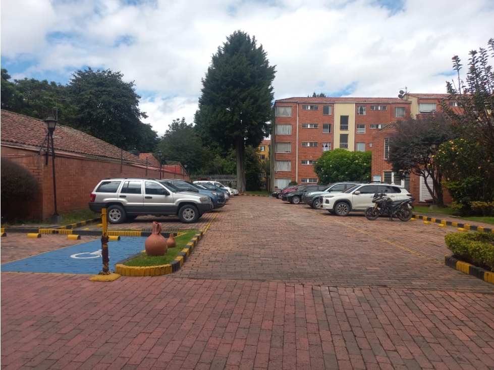 Apartamento en venta en Pinar De Suba, Bogotá · foto 2 de 24