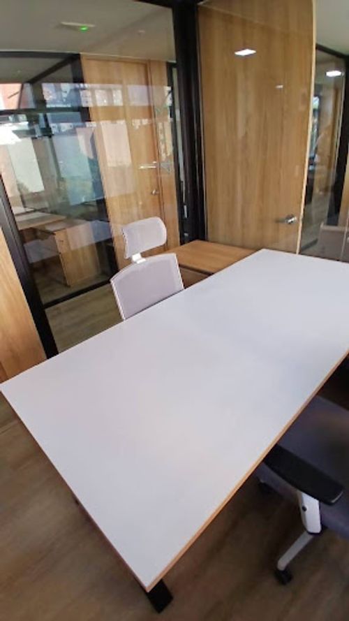 Oficina en arriendo en Los Colores, Medellín, 15 m² · foto 3 de 4