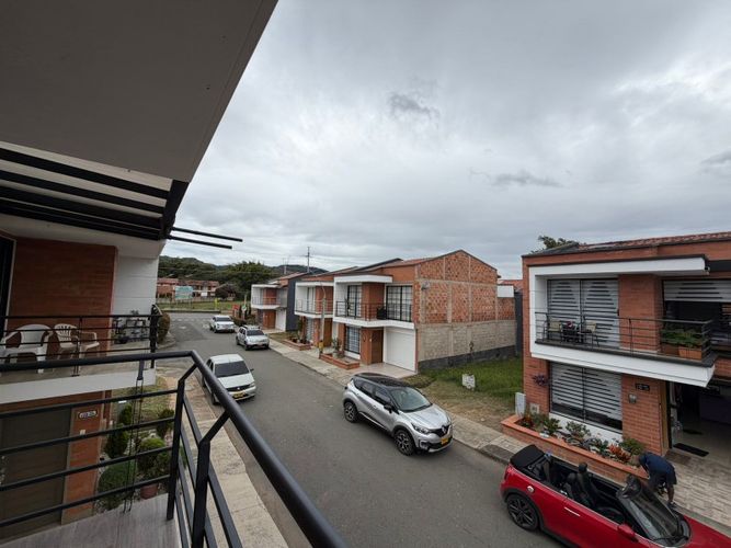 Casa de 4 alcobas en venta en La Ceja, 159 m² · foto 14 de 17