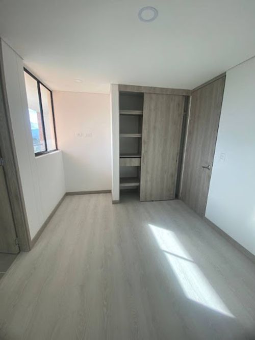 Apartamento de 2 alcobas en arriendo en Vilachuaga, Rionegro, 74 m² · foto 4 de 10