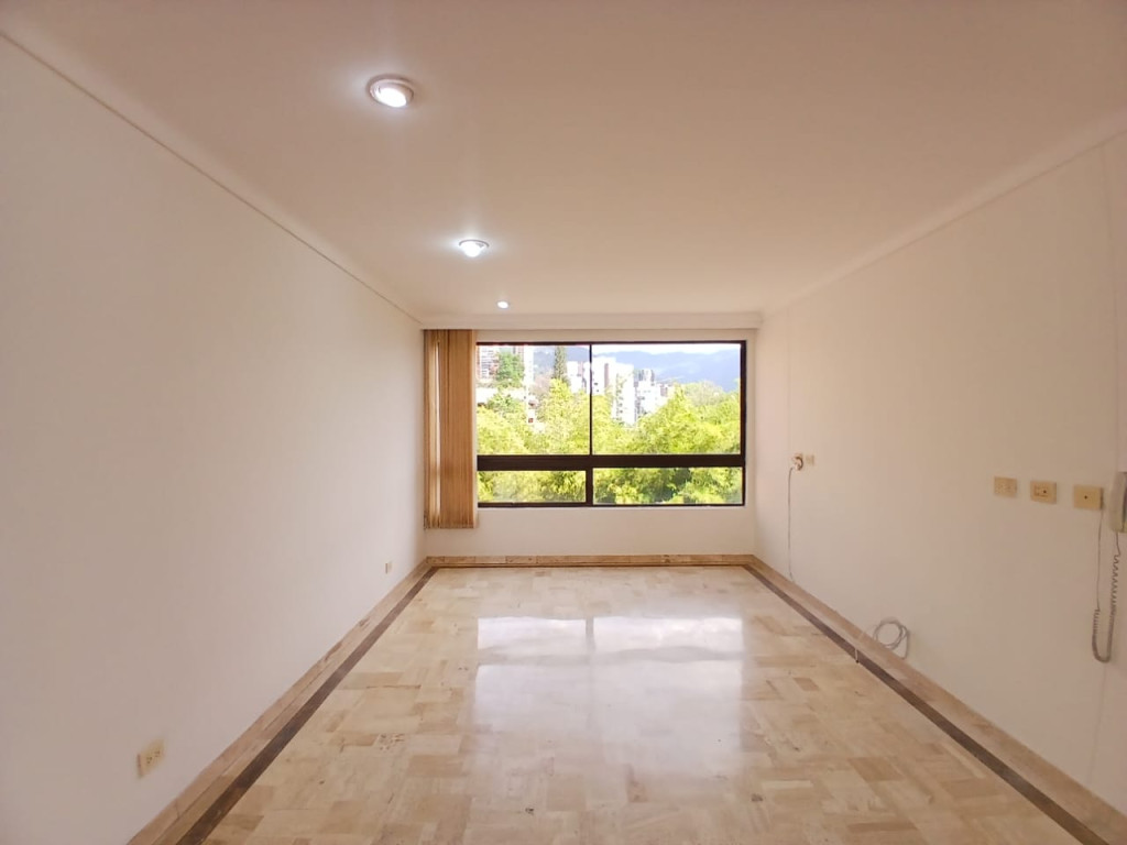 Apartamento en arriendo en Altos Del Poblado, Medellín · foto 5 de 24