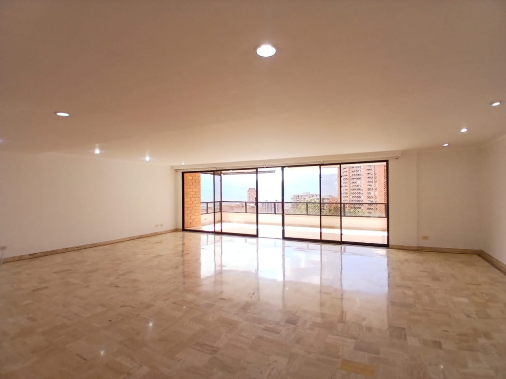 Apartamento en arriendo en Altos Del Poblado, Medellín · foto 6 de 24
