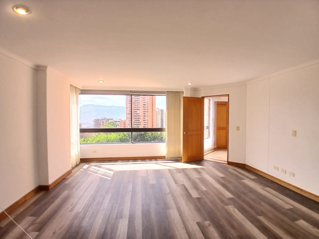 Apartamento en arriendo en Altos Del Poblado, Medellín · foto 9 de 24